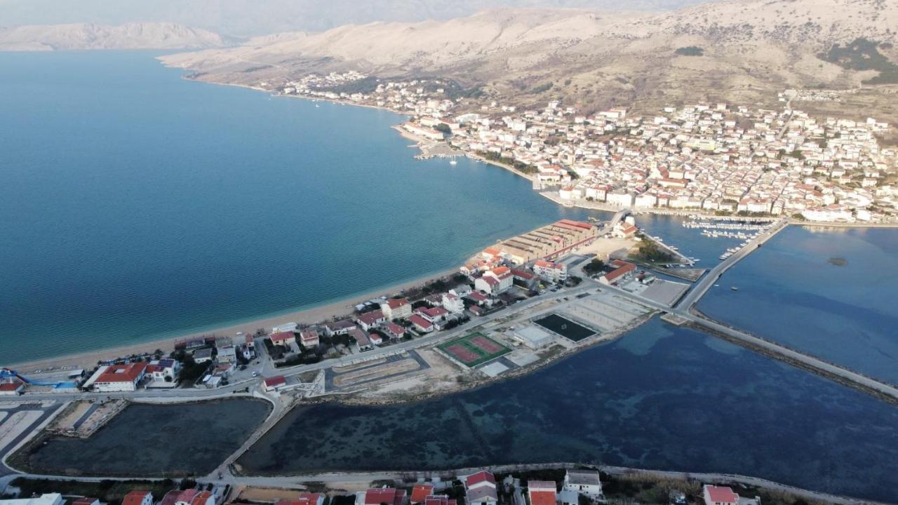 Rooms & Apartments Kaurloto Pag Town Bagian luar foto