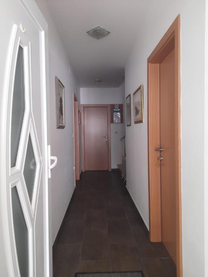 Rooms & Apartments Kaurloto Pag Town Bagian luar foto