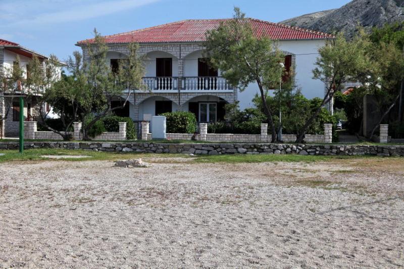 Rooms & Apartments Kaurloto Pag Town Bagian luar foto